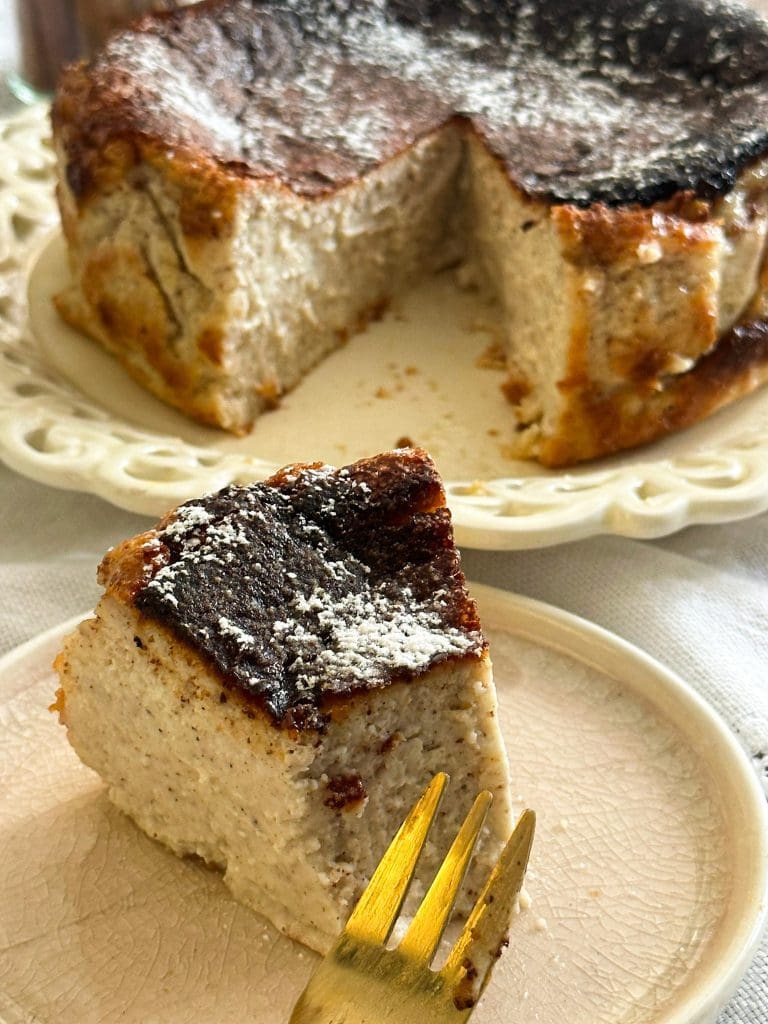 עוגת גבינה באסקית קינמון