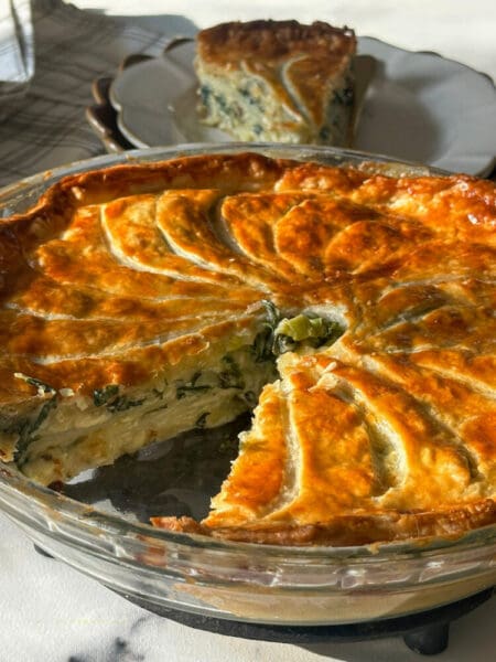 פשטידת תפוחי אדמה, תרד וכרישה חורפית