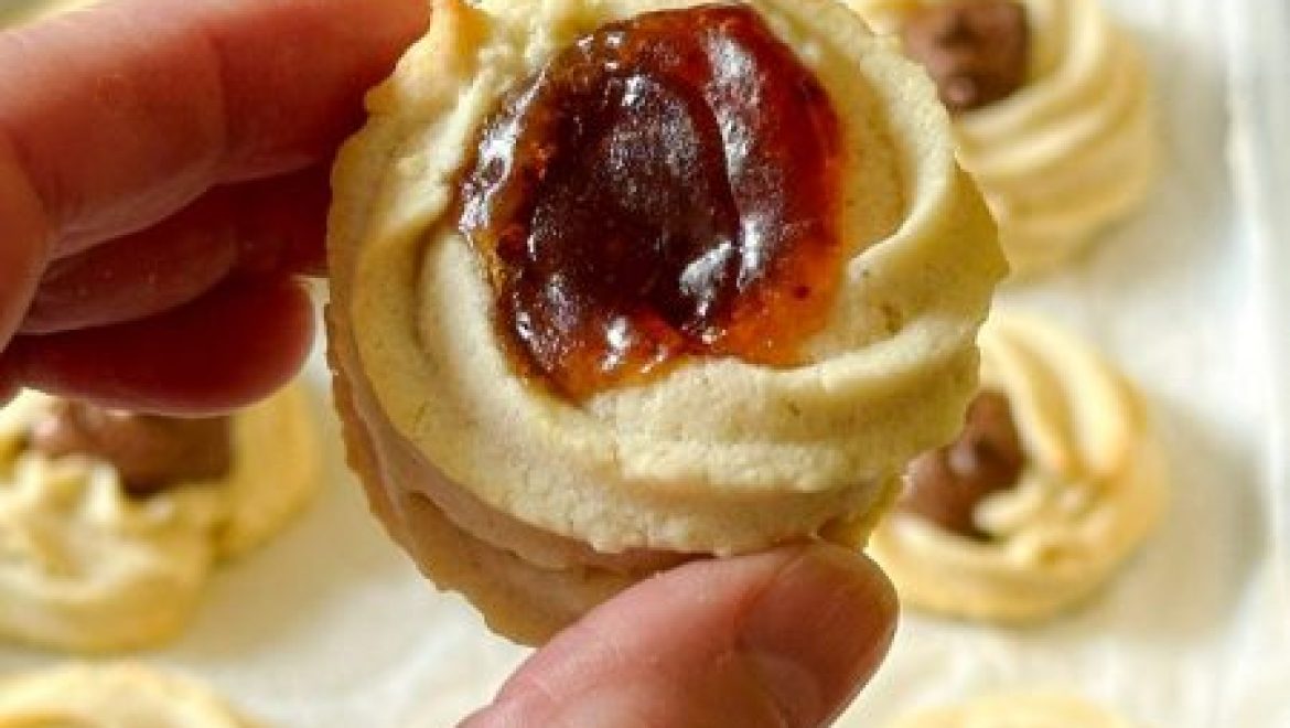 עוגיות שפריץ שושנים במילויים שונים