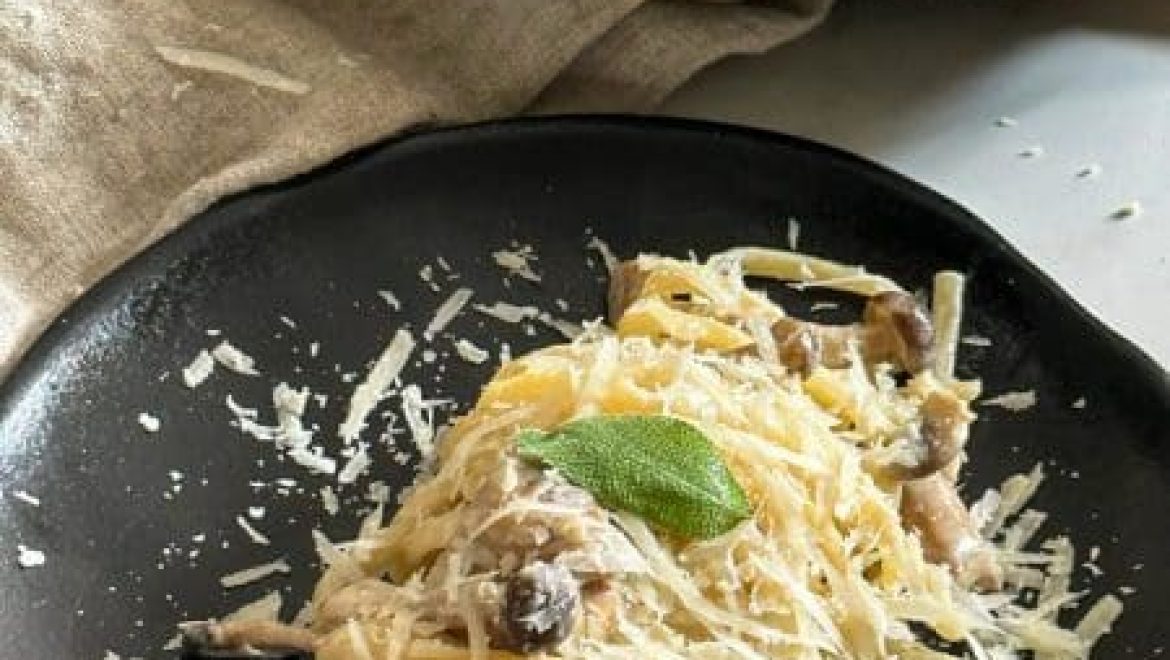 פסטה ברוטב שמנת פטריות כמו במסעדות