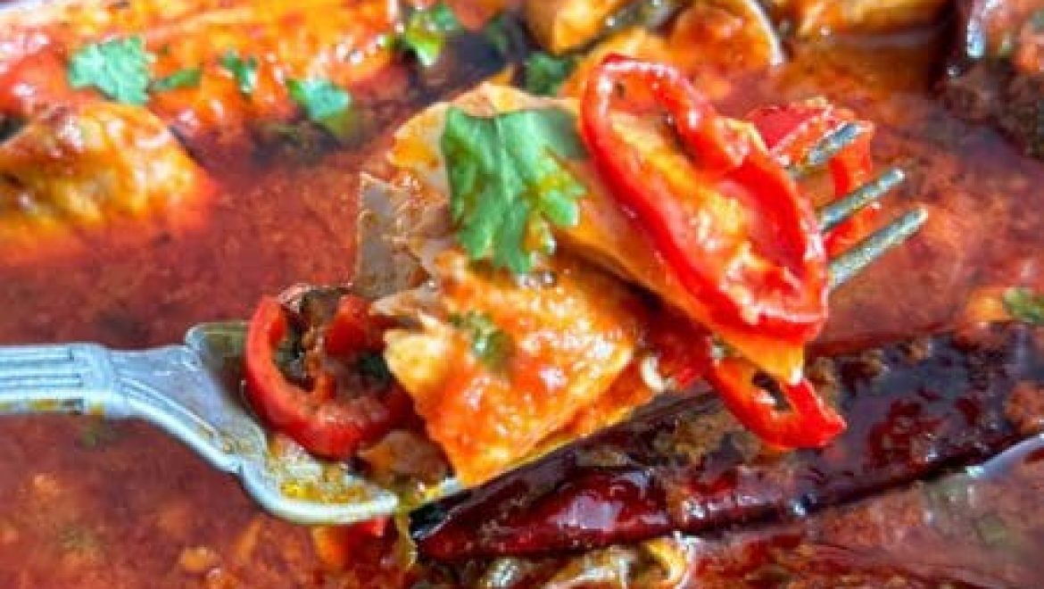 דג ברוטב חריף