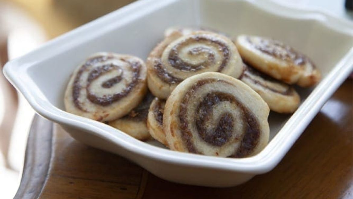 עוגיות שבלול במילוי תמרים