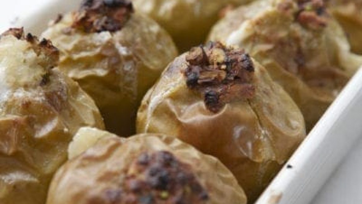 תפוחים ממולאים ואפויים