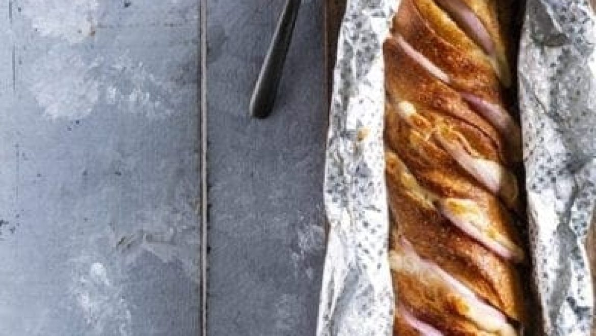 לחם נפלא במילוי גבינה ובצל