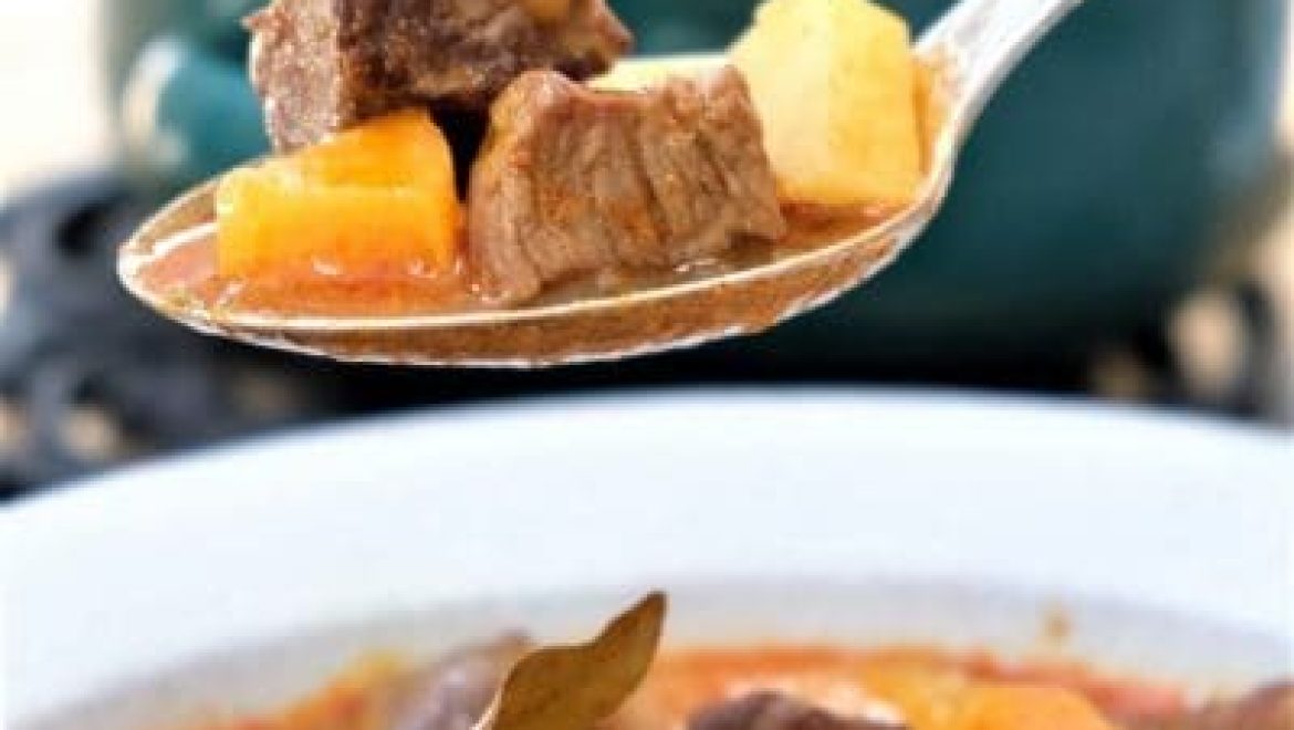 גולאש עם בטטות