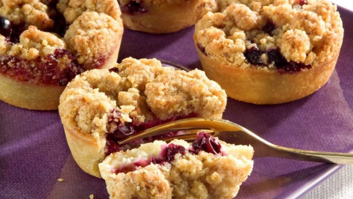 טארט קרם שקדים ופירות אדומים