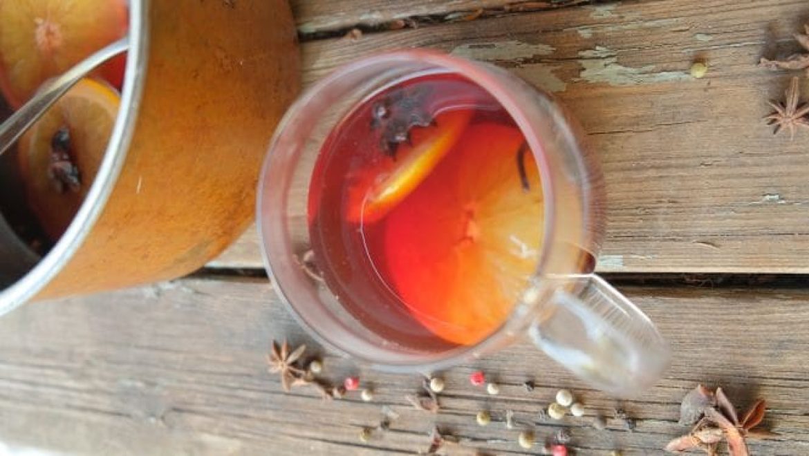 משקה יין חם