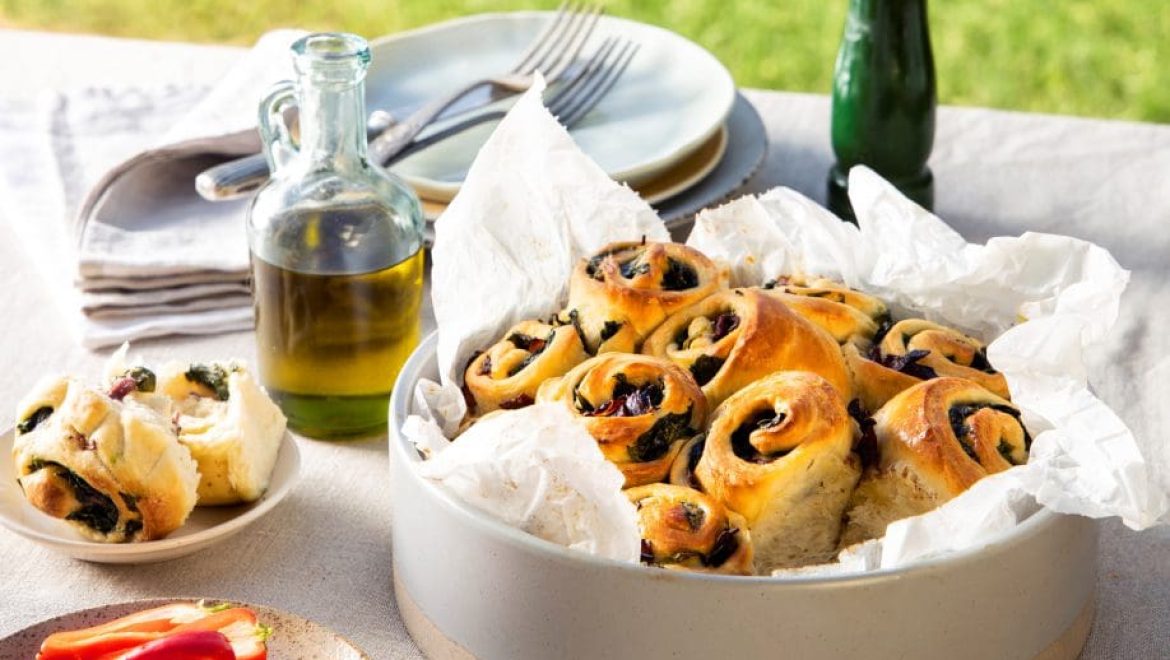 חלת שבלולי תלישה במילוי אווז מעושן