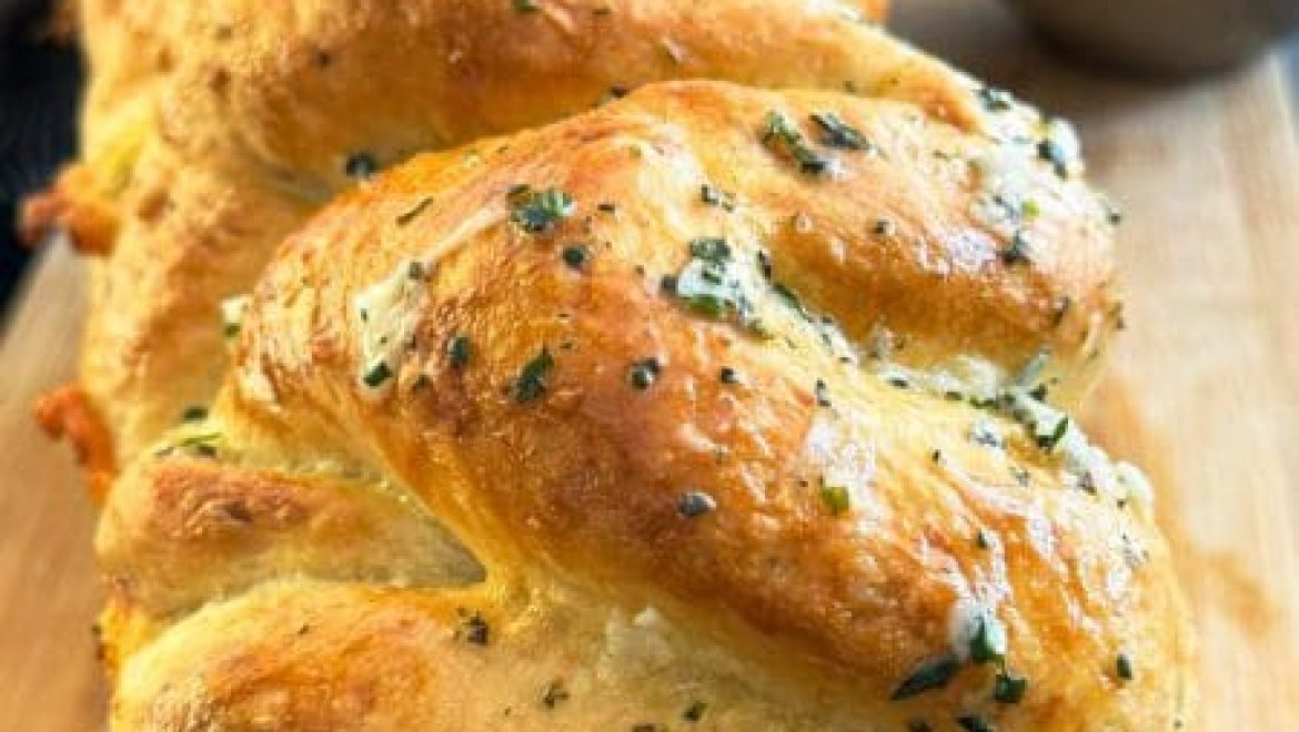 לחם שום וגבינה מפותל