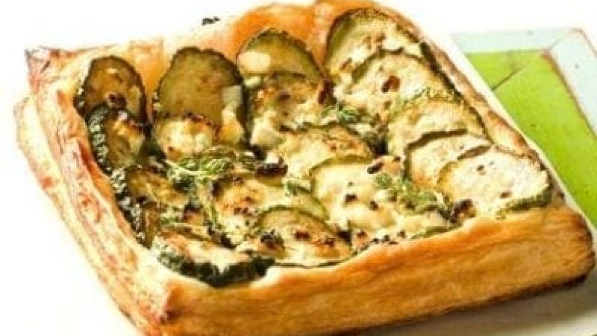 מאפה זוקיני וגבינה מלוחה