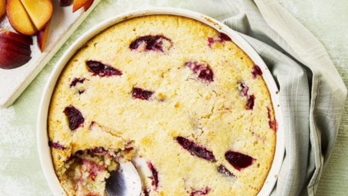 עוגת קוסקוס ושזיפים