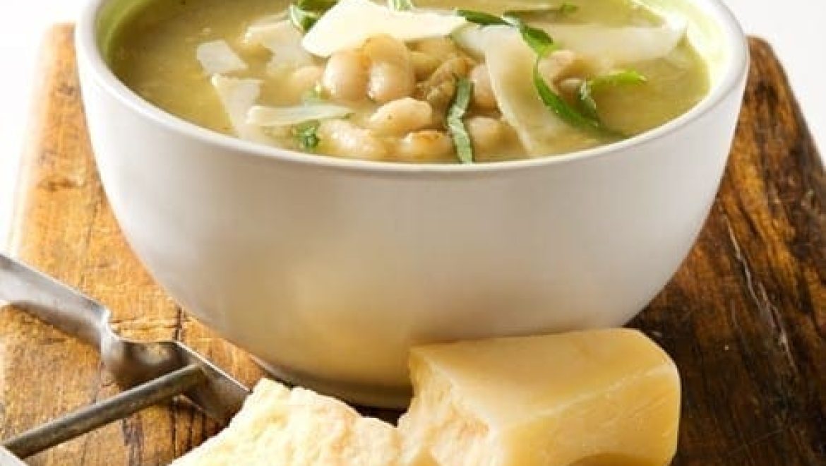 מרק ירקות, פרמזן ושעועית לבנה