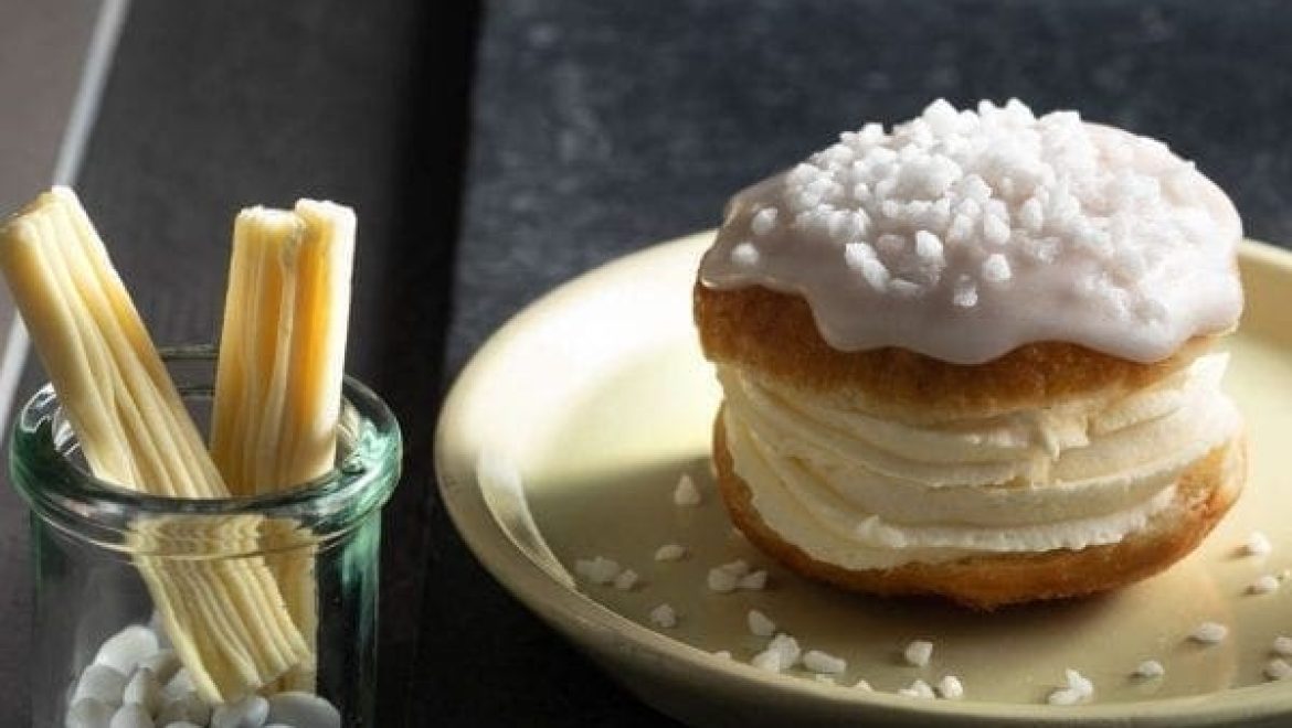 סופגניות במילוי מוס שוקולד לבן מהיר