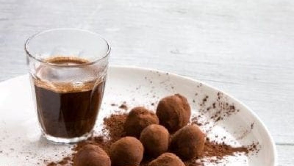 טרפלס בציפוי מרציפן וקקאו