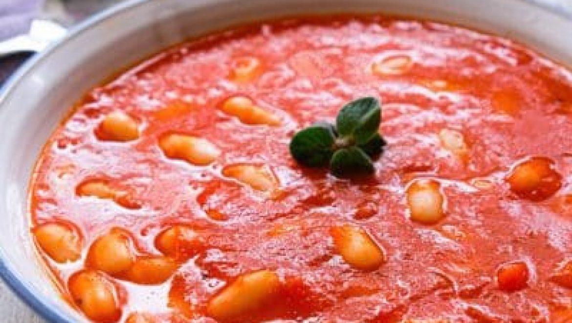 מרק עגבניות צרובות ושעועית לבנה