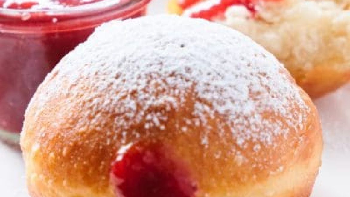 סופגנייה עם ריבת תות מהירה