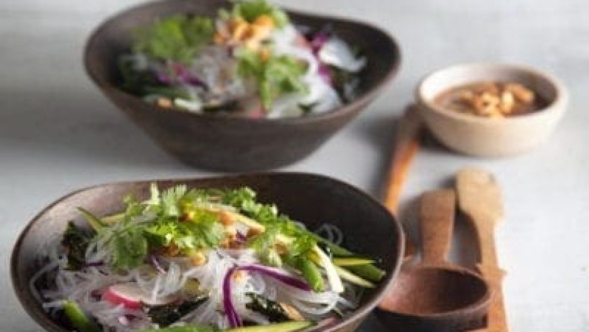 סלט אטריות שעועית אסייתי