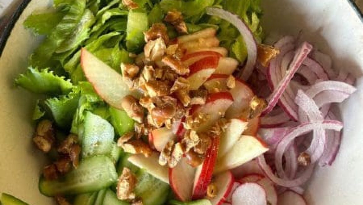 סלט חסה חגיגי וצבעוני