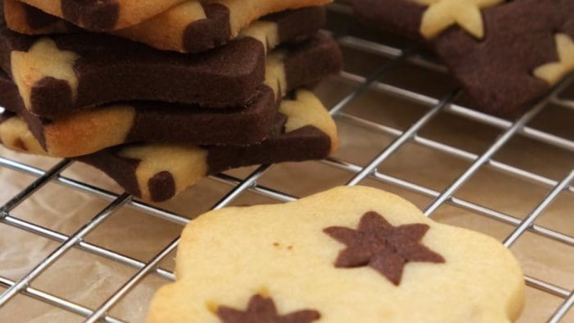 עוגיות כוכבים בשחור לבן