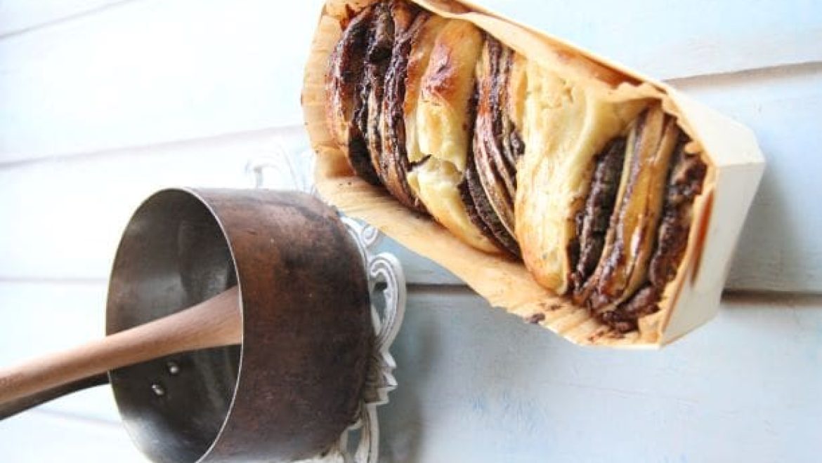 עוגת שמרים במילוי שוקולד וגבינה