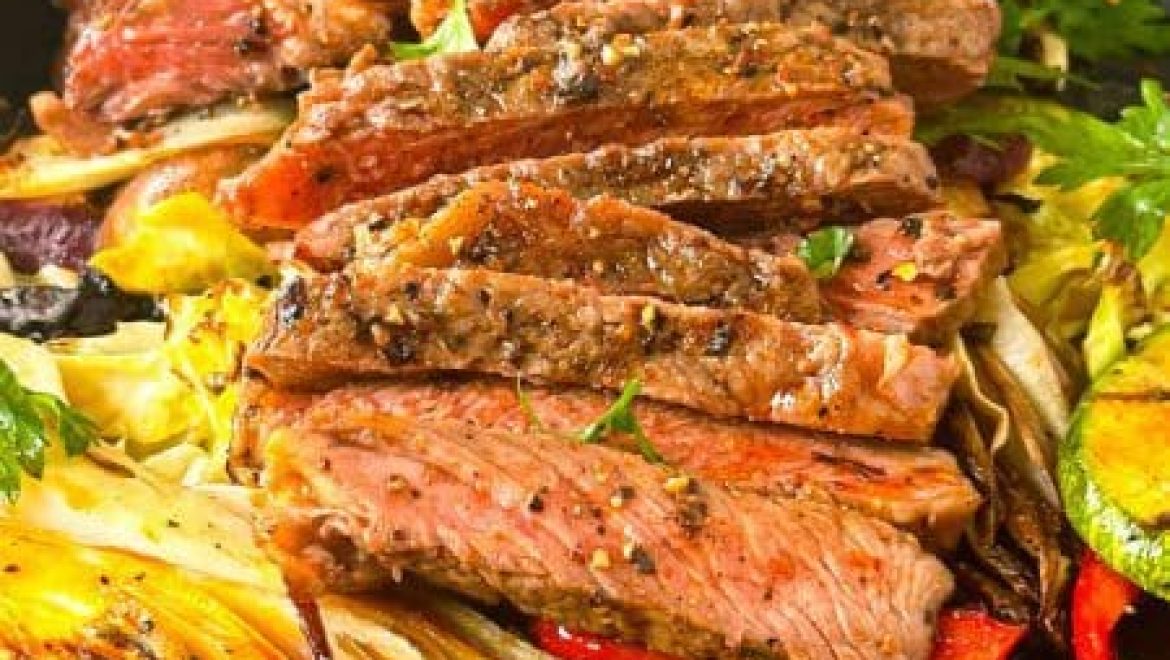 פפר סטייק אנטרקוט עם ירקות צרובים בגריל