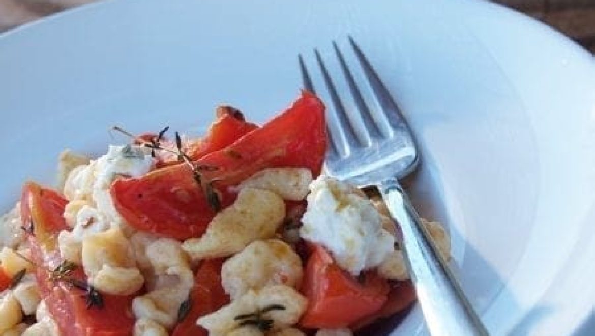 שפצ'לה ברוטב עגבניות אפויות